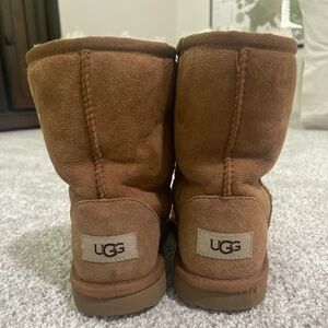 UGG classic II